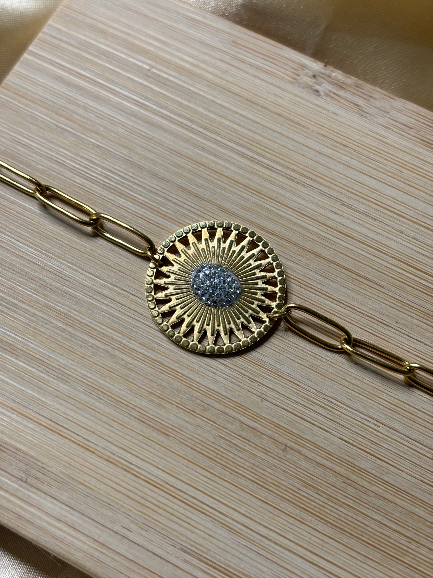 Bracelet médaillon soleil