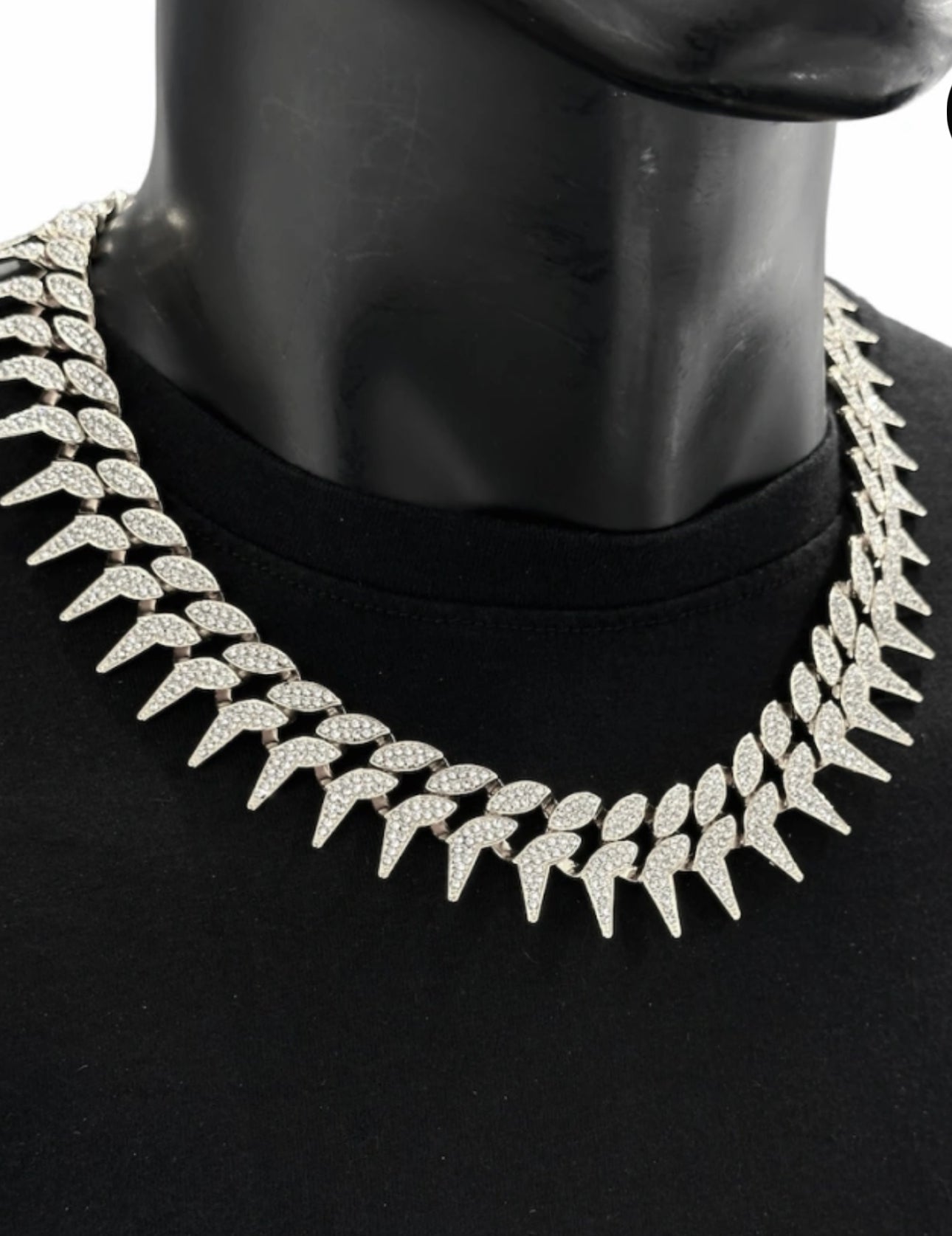 Chaîne feuillage serti de strass style Iced out